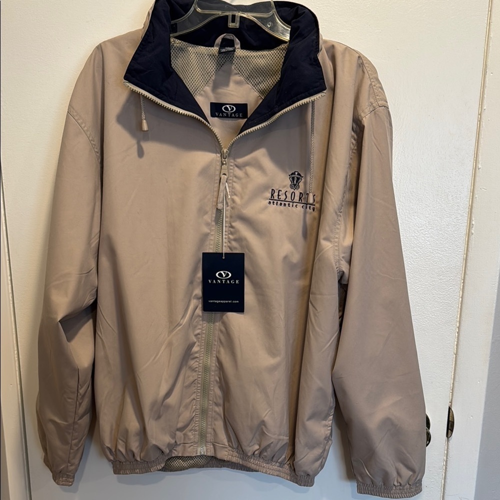 Resorts Atlantic City Tan and Blue Windbreaker with Dark Collar and Relaxed Fit